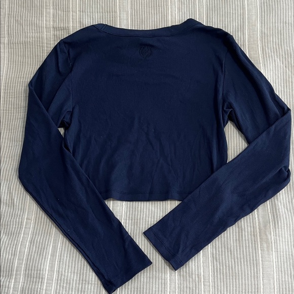 PINK Victoria's Secret Navy Long Sleeve Crop Top - Picture 3 of 3